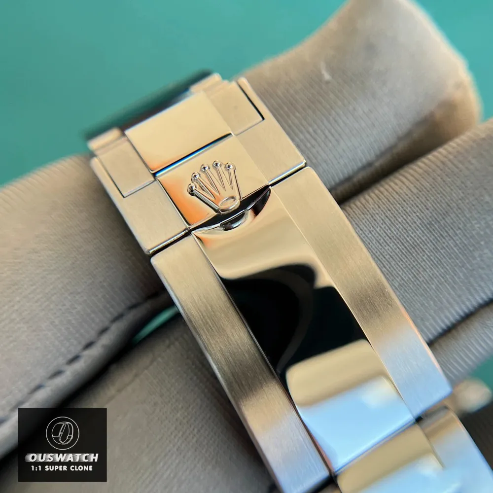 Closed Rolex Daytona White Dial 116500LN Super Clone Watch Clasp