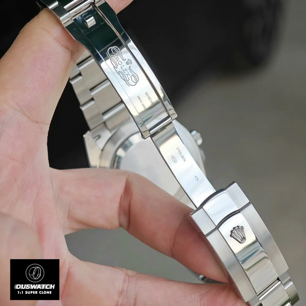 Super Clone Rolex Datejust Wimbledon watch with an Oysterclasp and Easylink extension system