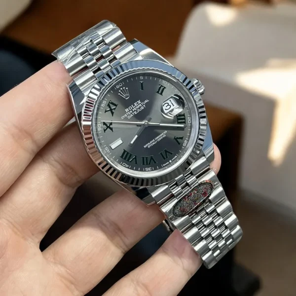 120-degree Angle View of Rolex Wimbledon Datejust 41mm 126334 Replica Watch - Fluted Bezel and Black Dial