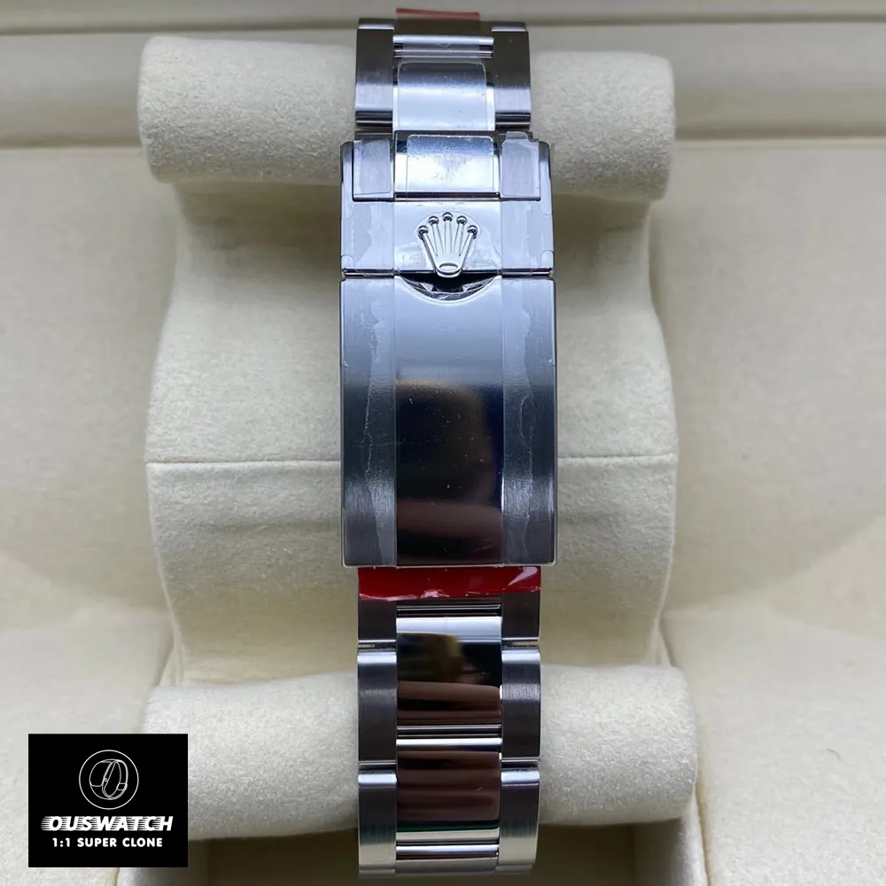 Oystersteel Bracelet on Rolex Yacht Master ii 126622 Watch