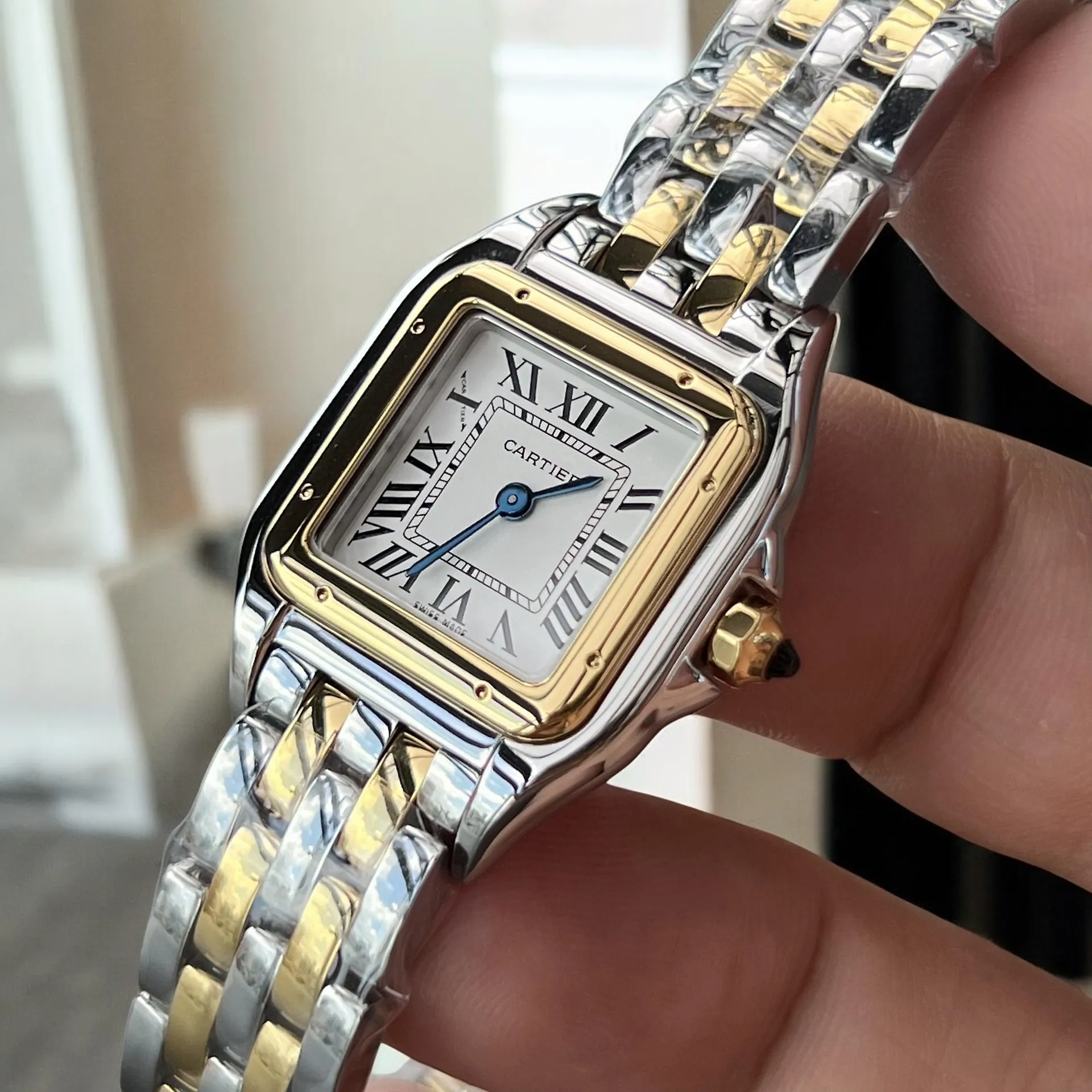 Super Clone Panthère de Cartier Watch Two-Tone Case Detail