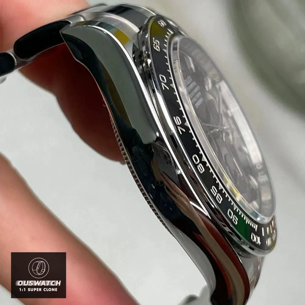 Super Clone Rolex Daytona Black Dial Side View: The 904L stainless steel case is polished to a high shine, exuding a strong sense of quality.