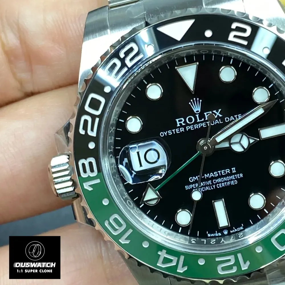 Rolex Sprite GMT Master II 126720VTNR Watch Black Dial Detail Display.