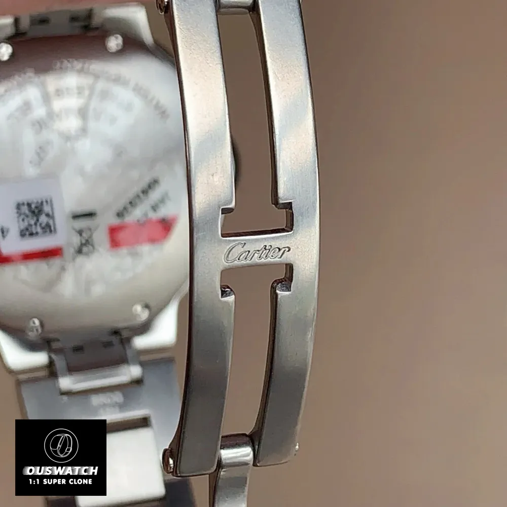 Folding clasp of the Cartier Ballon Bleu W4BB0035 watch dupe