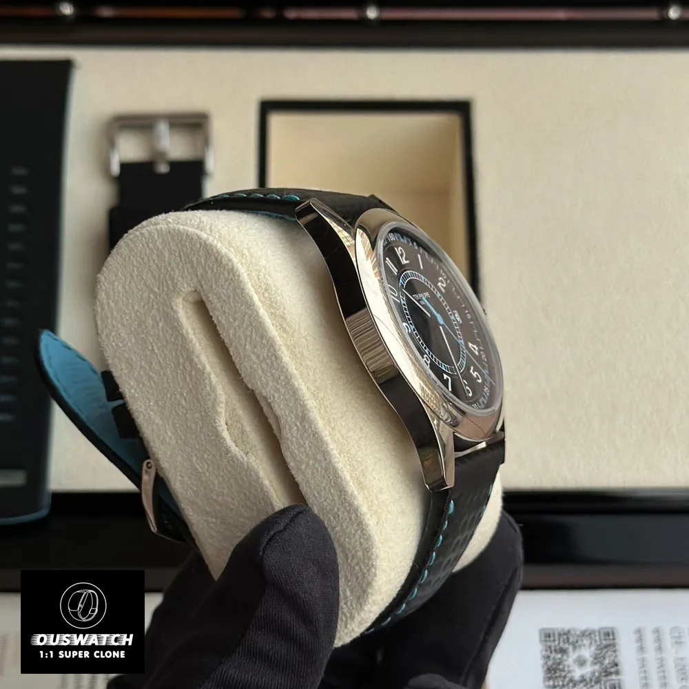 Side profile of the Calatrava 6007G-011’s 9.17mm white gold case, highlighting the slim design.