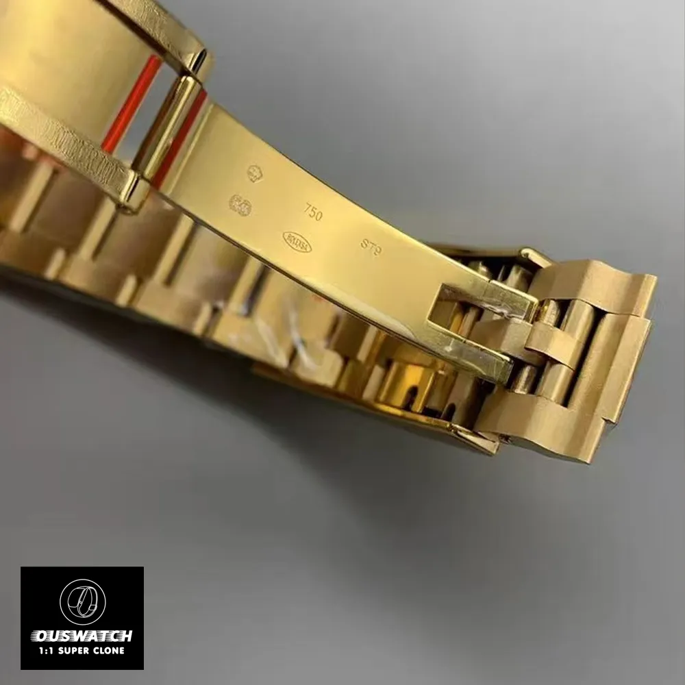 Close-up of the folding clasp detail on Rolex Submariner 126618LB-0002 18k gold bracelet.