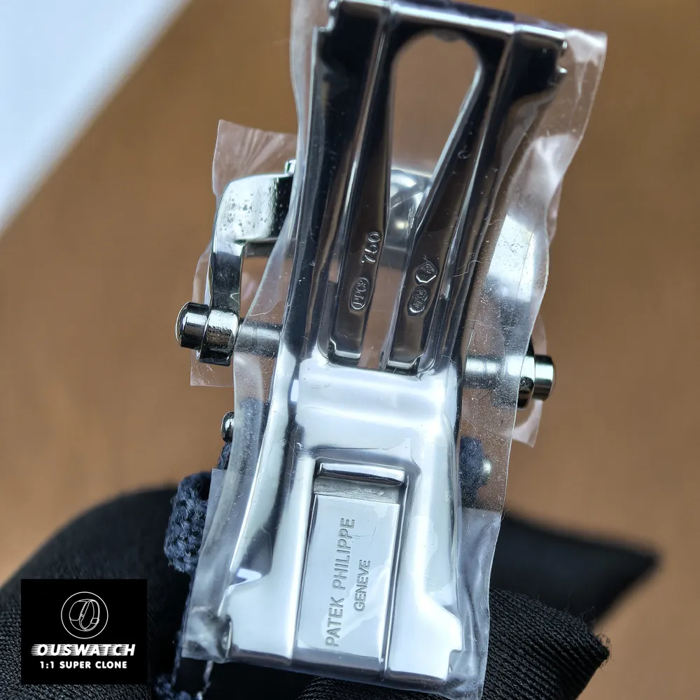 Folding clasp detail of the Patek Philippe Cubitus 5822p-001 platinum watch.