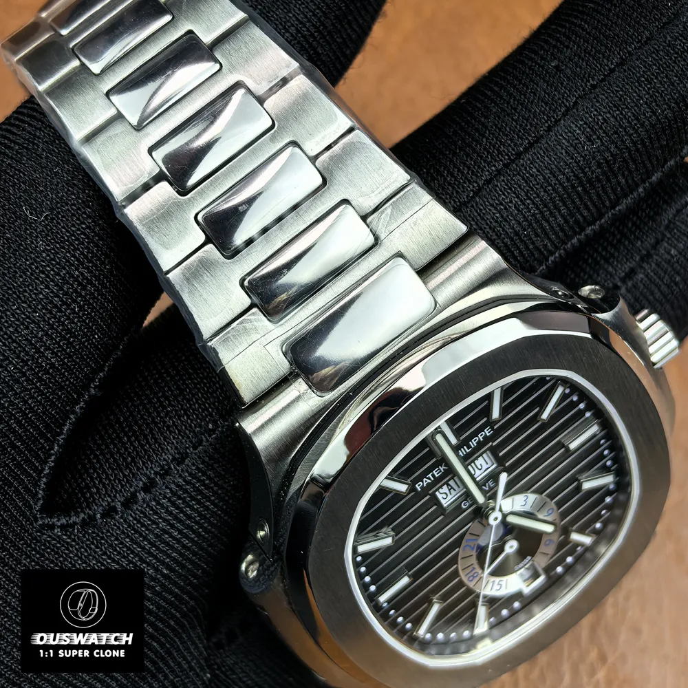 View showing the lugs and strap/bracelet connection on the Nautilus Moon Phase 5726A-001.